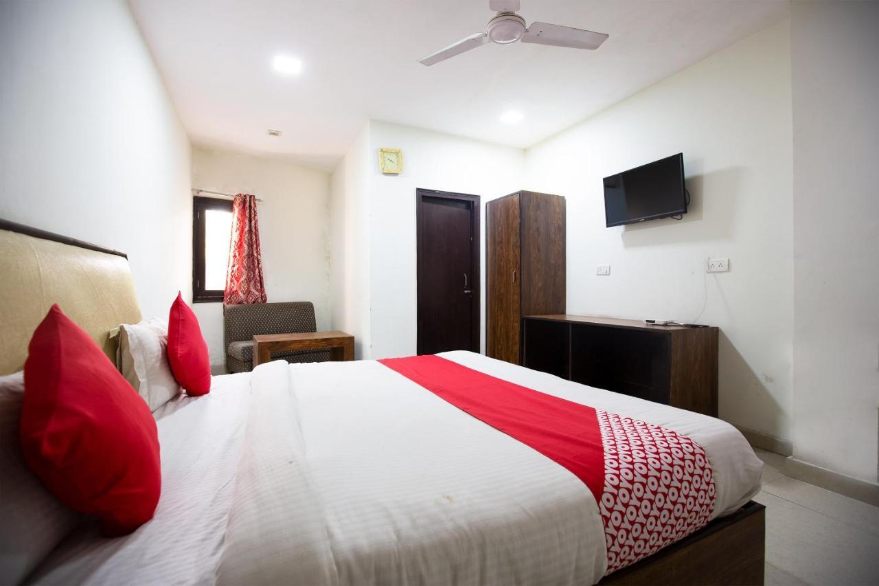 Oyo 44174 Hotel Mid Town Prime Harthala Экстерьер фото
