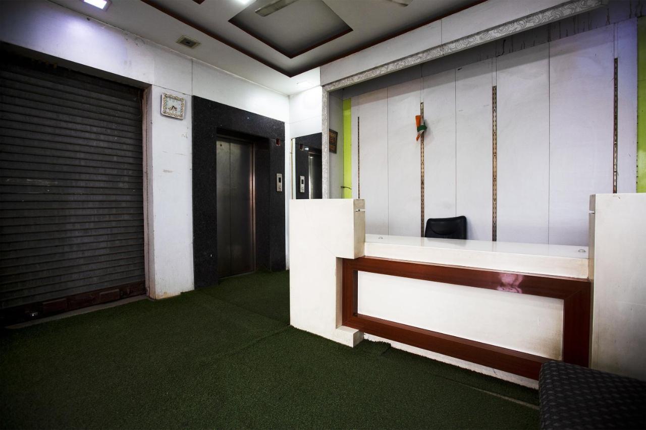 Oyo 44174 Hotel Mid Town Prime Harthala Экстерьер фото