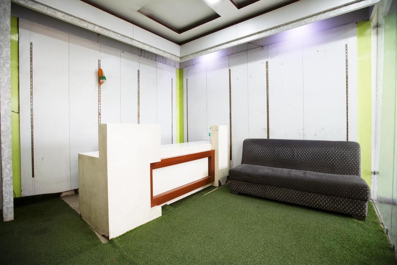 Oyo 44174 Hotel Mid Town Prime Harthala Экстерьер фото