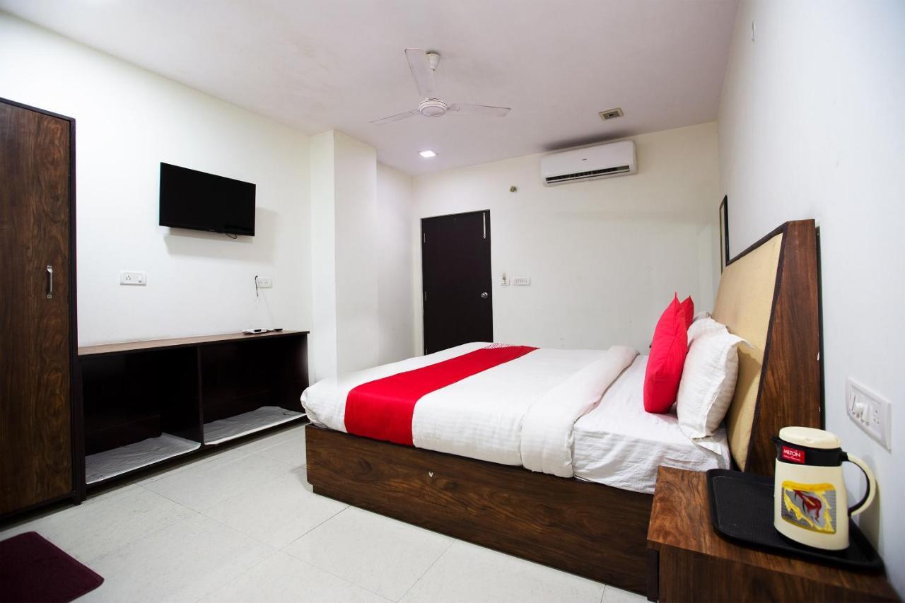 Oyo 44174 Hotel Mid Town Prime Harthala Экстерьер фото