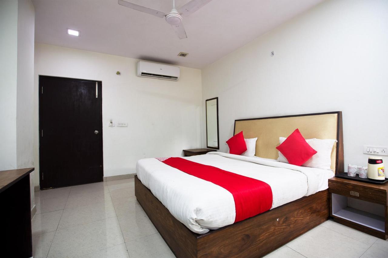 Oyo 44174 Hotel Mid Town Prime Harthala Экстерьер фото