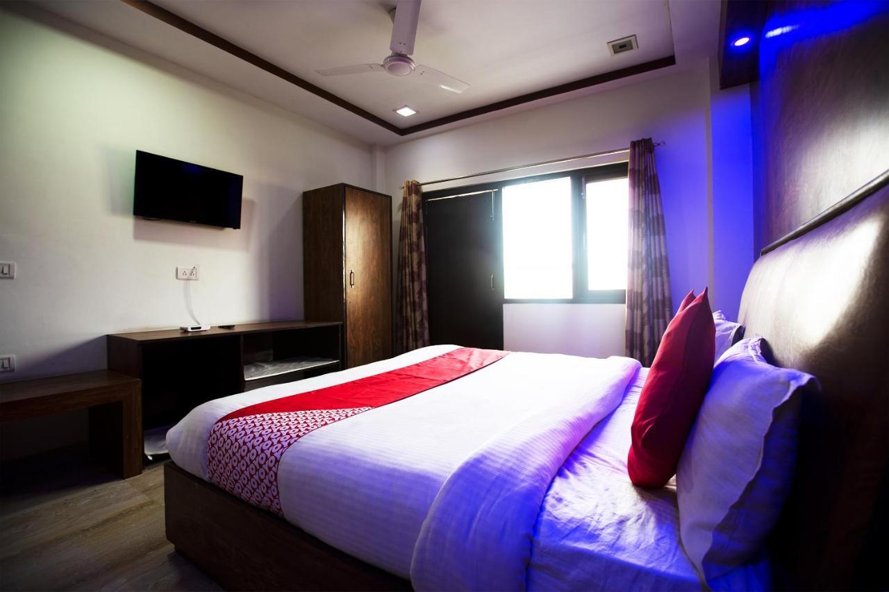 Oyo 44174 Hotel Mid Town Prime Harthala Экстерьер фото
